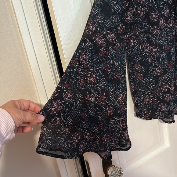 Lily White Long Sleeve Sheer Ruffled Boho Peasant Women's Top Size Small - Picture 4 of 10